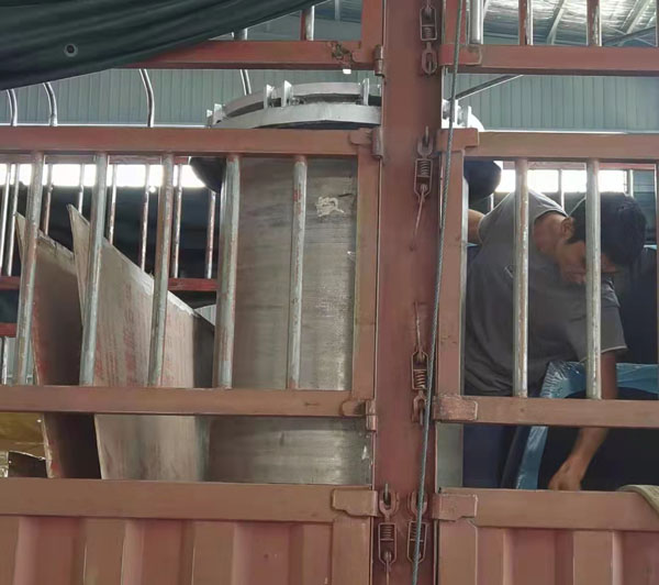 滲碳爐爐膽發往湖北